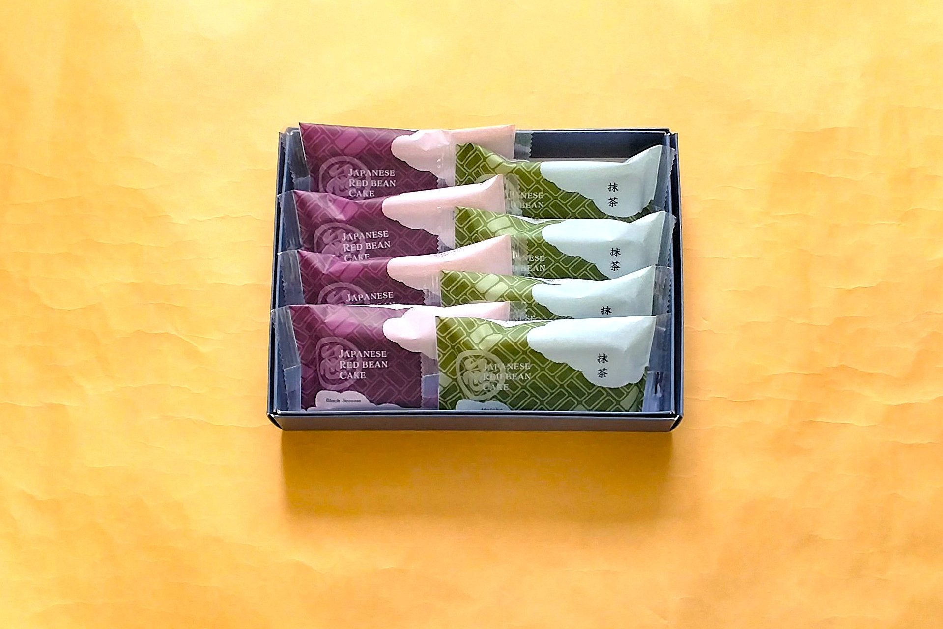 JAPANESE RED BEAN CAKE　黒ごま/抹茶